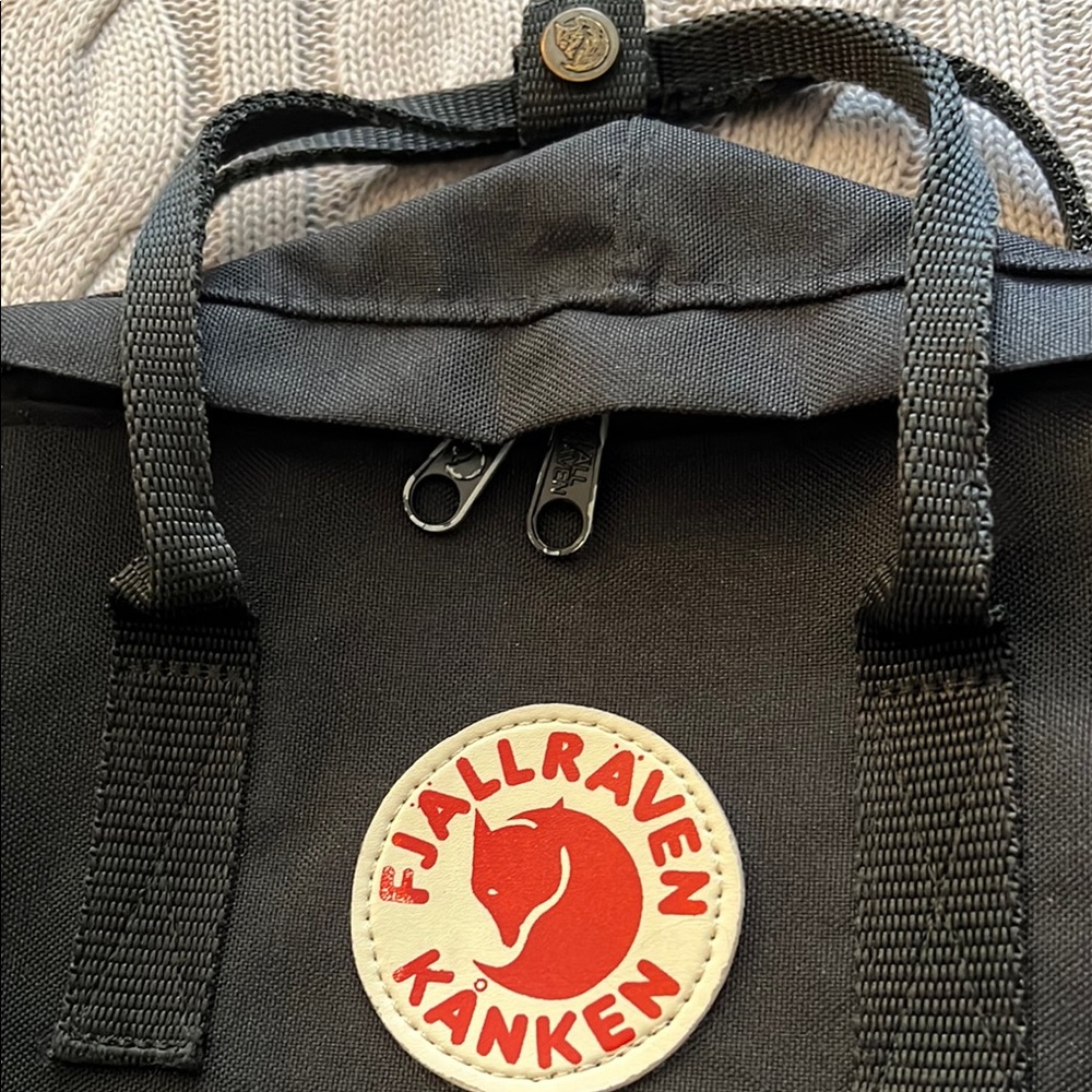 Fjallraven Black Backpack Classic Durable Design - Picture 3 of 8